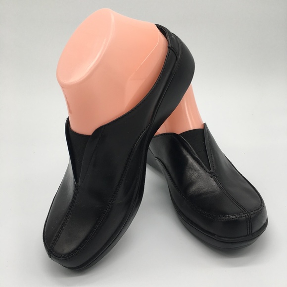 easy spirit clogs